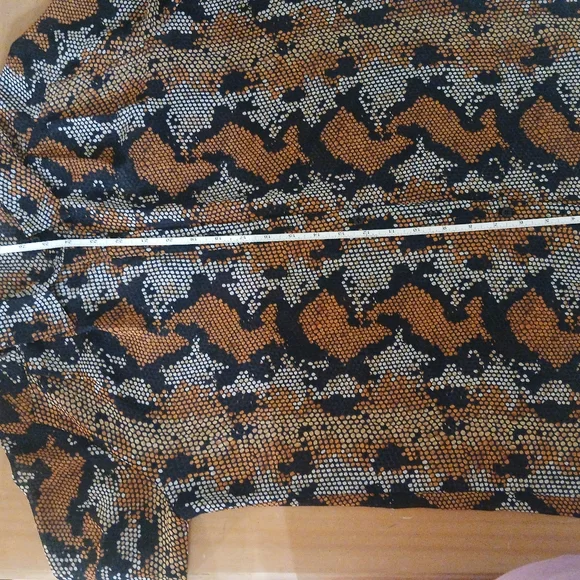 Warehouse Geometric Patterned Top - Picture 2 of 5